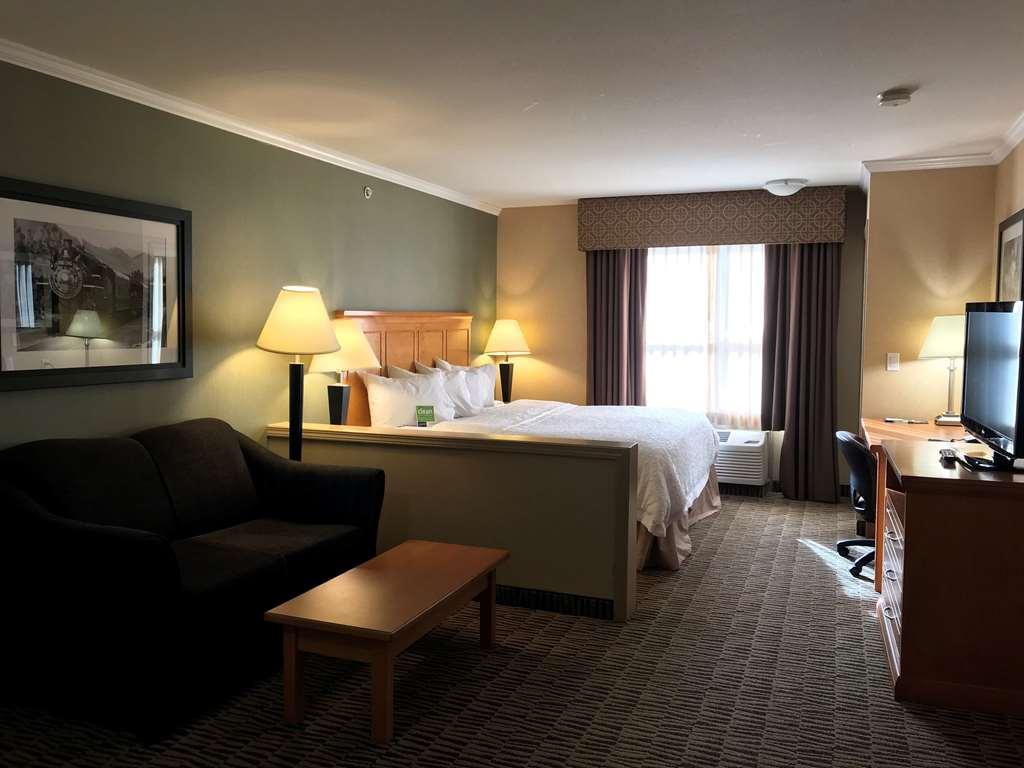 Hampton Inn By Hilton Камлупс Номер фото