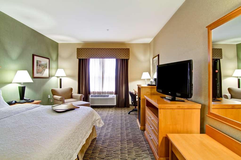 Hampton Inn By Hilton Камлупс Номер фото