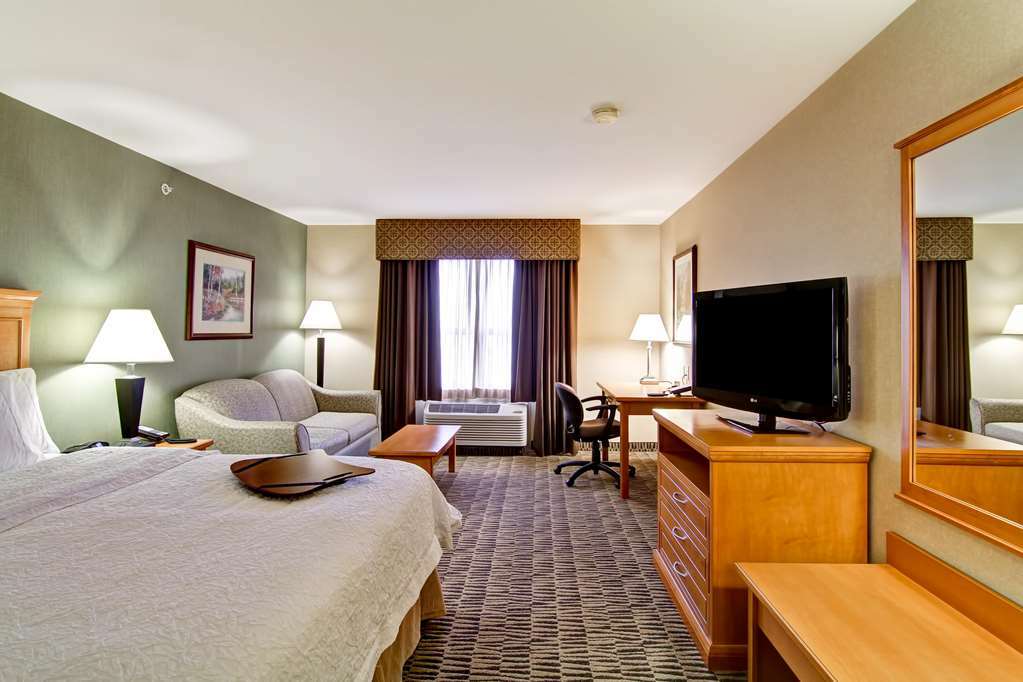 Hampton Inn By Hilton Камлупс Номер фото